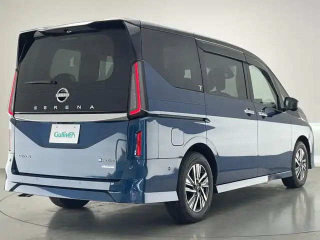 日産 セレナ e－パワー ルキシオン 愛知県 2023(令5)年 0.5万km 紺Ｍ 純正１２．３型ナビ　デジタルインナーミラー　全方位カメラ　ハンズフリー両側パワスラ　プロパイロット　ＢＳＭ　ワイヤレス充電　ＥＴＣ２．０　フルセグＴＶ　Ｐアシスト　車線逸脱　オートハイビーム　シートヒーター　ＬＥＤ フォグランプ　衝突軽減　ドラレコ コーナーセンサー 純正マット　純正１６インチAW　ステアリングヒーター