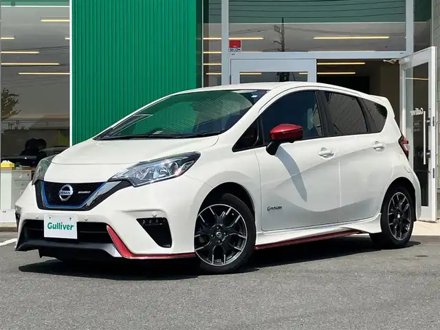 日産 ノート e－パワー ニスモ 福島県 2018(平30)年 4.7万km ブリリアントホワイトパール エンジンスタートボタン/パワーステアリング/パワーウィンドウ/スマートキー/オートエアコン/クルーズコントロール/ETC/全方位カメラ/純正ナビ（CD/DVD）/純正ドライブレコーダー/純正フロアマット/純正アルミホイール/ABS/横滑り防止装置/ナイトビジョン/コーナーセンサー前後/レーンキープアシスト/オートライト/Wエアバック/衝突軽減システム/デジタルインナーミラー/社外アルミ車載（スタッドレス）