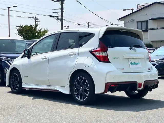 日産 ノート e－パワー ニスモ 福島県 2018(平30)年 4.7万km ブリリアントホワイトパール エンジンスタートボタン/パワーステアリング/パワーウィンドウ/スマートキー/オートエアコン/クルーズコントロール/ETC/全方位カメラ/純正ナビ（CD/DVD）/純正ドライブレコーダー/純正フロアマット/純正アルミホイール/ABS/横滑り防止装置/ナイトビジョン/コーナーセンサー前後/レーンキープアシスト/オートライト/Wエアバック/衝突軽減システム/デジタルインナーミラー/社外アルミ車載（スタッドレス）