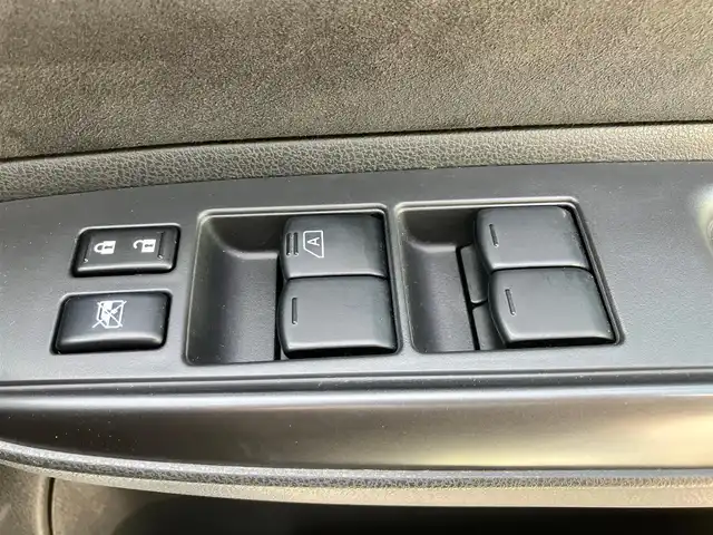 日産 ノート e－パワー ニスモ 福島県 2018(平30)年 4.7万km ブリリアントホワイトパール エンジンスタートボタン/パワーステアリング/パワーウィンドウ/スマートキー/オートエアコン/クルーズコントロール/ETC/全方位カメラ/純正ナビ（CD/DVD）/純正ドライブレコーダー/純正フロアマット/純正アルミホイール/ABS/横滑り防止装置/ナイトビジョン/コーナーセンサー前後/レーンキープアシスト/オートライト/Wエアバック/衝突軽減システム/デジタルインナーミラー/社外アルミ車載（スタッドレス）