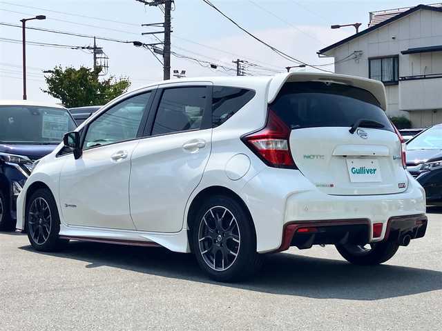 日産 ノート e－パワー ニスモ 福島県 2018(平30)年 4.7万km ブリリアントホワイトパール /エンジンスタートボタン//パワーステアリング//パワーウィンドウ//スマートキー//オートエアコン//クルーズコントロール//ETC//全方位カメラ//純正ナビ（CD/DVD）//純正ドライブレコーダー//純正フロアマット//純正アルミホイール//ABS//横滑り防止装置//ナイトビジョン//コーナーセンサー前後//レーンキープアシスト//オートライト//Wエアバック//衝突軽減システム//デジタルインナーミラー//社外アルミ車載（スタッドレス）