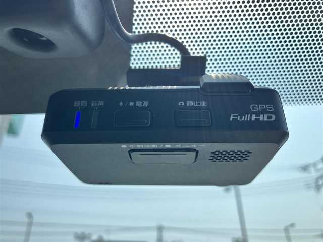 日産 ノート e－パワー ニスモ 福島県 2018(平30)年 4.7万km ブリリアントホワイトパール /エンジンスタートボタン//パワーステアリング//パワーウィンドウ//スマートキー//オートエアコン//クルーズコントロール//ETC//全方位カメラ//純正ナビ（CD/DVD）//純正ドライブレコーダー//純正フロアマット//純正アルミホイール//ABS//横滑り防止装置//ナイトビジョン//コーナーセンサー前後//レーンキープアシスト//オートライト//Wエアバック//衝突軽減システム//デジタルインナーミラー//社外アルミ車載（スタッドレス）