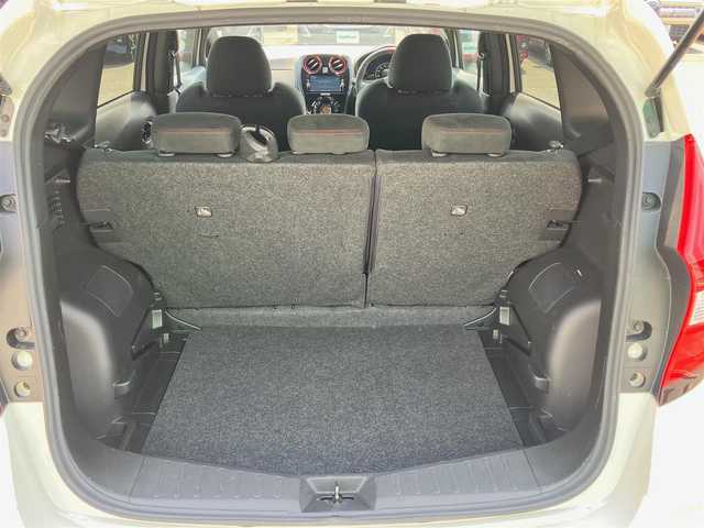 日産 ノート e－パワー ニスモ 福島県 2018(平30)年 4.7万km ブリリアントホワイトパール /エンジンスタートボタン//パワーステアリング//パワーウィンドウ//スマートキー//オートエアコン//クルーズコントロール//ETC//全方位カメラ//純正ナビ（CD/DVD）//純正ドライブレコーダー//純正フロアマット//純正アルミホイール//ABS//横滑り防止装置//ナイトビジョン//コーナーセンサー前後//レーンキープアシスト//オートライト//Wエアバック//衝突軽減システム//デジタルインナーミラー//社外アルミ車載（スタッドレス）