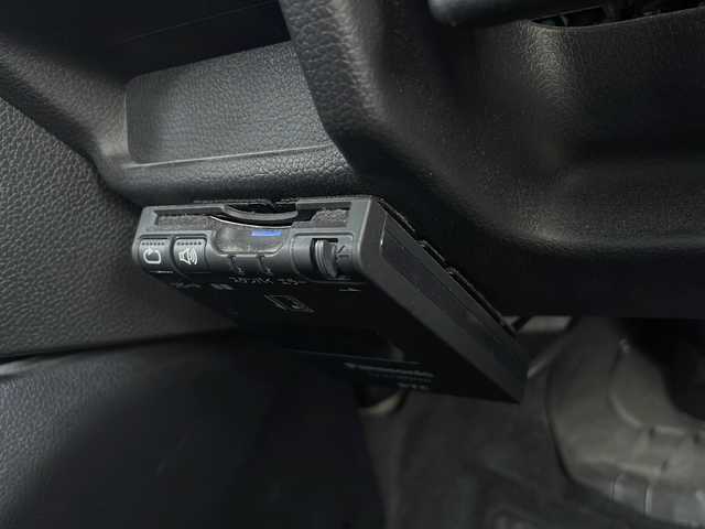 ホンダ フィット 13G Fパッケージ 富山県 2013(平25)年 15.1万km プレミアムホワイトパール 禁煙車　/純正ナビ　/地デジ　/バックカメラ　/スマートキー　/純正アルミホイール　/純正オーディオ　/ウィンカーミラー　/電動格納ミラー　/アイドリングストップ　/ＥＴＣ　/プッシュスタート