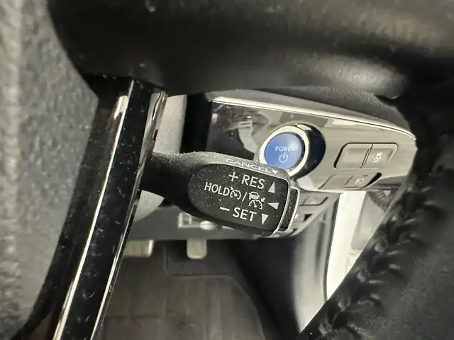 トヨタ プリウス SセーフティプラスⅡ 兵庫県 2021(令3)年 9.3万km プラチナホワイトパールマイカ 4WD/モデリスタエアロ/トヨタセーフティセンス/純正ディスプレーオーディオ＆BT/アラウンドビューモニター/ドライブレコーダー前後/純正フロアマット＆ドアバイザー/オートライト＆ハイビーム/LEDライト/レーダークルーズコントロール/ビルトインETC/純正１７inアルミホイール/スマートキー/プッシュスタート/W＆サイド＆カーテンエアバック