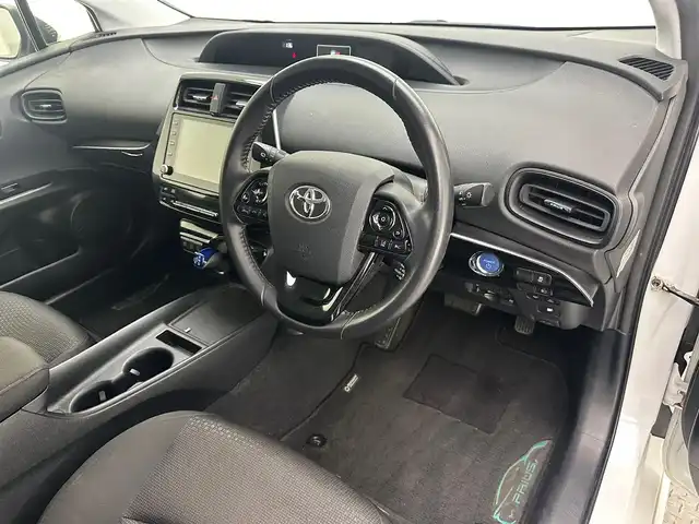 トヨタ プリウス SセーフティプラスⅡ 兵庫県 2021(令3)年 9.3万km プラチナホワイトパールマイカ 4WD/モデリスタエアロ/トヨタセーフティセンス/純正ディスプレーオーディオ＆BT/アラウンドビューモニター/ドライブレコーダー前後/純正フロアマット＆ドアバイザー/オートライト＆ハイビーム/LEDライト/レーダークルーズコントロール/ビルトインETC/純正１７inアルミホイール/スマートキー/プッシュスタート/W＆サイド＆カーテンエアバック