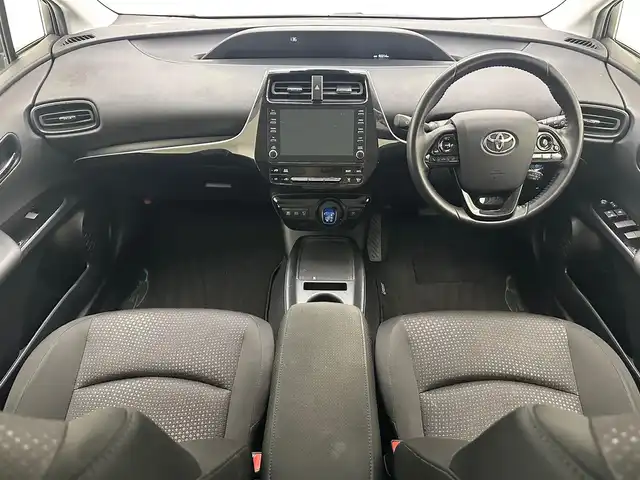 トヨタ プリウス SセーフティプラスⅡ 兵庫県 2021(令3)年 9.3万km プラチナホワイトパールマイカ 4WD/モデリスタエアロ/トヨタセーフティセンス/純正ディスプレーオーディオ＆BT/アラウンドビューモニター/ドライブレコーダー前後/純正フロアマット＆ドアバイザー/オートライト＆ハイビーム/LEDライト/レーダークルーズコントロール/ビルトインETC/純正１７inアルミホイール/スマートキー/プッシュスタート/W＆サイド＆カーテンエアバック