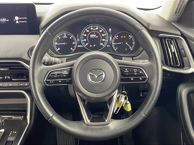 マツダ ＣＸ－６０ XD Sパッケージ 愛知県 2023(令5)年 2.9万km ロジウムホワイトプレミアムメタリック /禁煙車//セーフティクルーズパッケージ//シースルービューパッケージ//純正12.3インチナビ//フルセグTV//AppleCarPlay//ETC//純正前後ドライブレコーダー//シースルービュー付360°ビューモニター//SBS(前方検知機能・右直事故回避アシスト・交差点事故回避アシスト)//SBS-R//SBS-RC//レーンキープアシスト//緊急時車線維持支援//ブラインドスポットモニタリング//マツダレーダークルーズコントロール//交通標識認識//クルージング&トラフィックサポート//アダプティブLEDヘッドライト//オートライト//ヘッドアップディスプレイ//運転席パワーシート(ポジションメモリー付)//前席シートヒーター//純正18インチアルミホイール//純正フロアマット//純正ドアバイザー//電子パーキングブレーキ//ブレーキホールド//革巻きステアリング//ステアリングスイッチ//プッシュスタート//電動格納ミラーウィンカー//イモビライザー