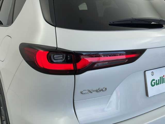 マツダ ＣＸ－６０ XD Sパッケージ 愛知県 2023(令5)年 2.9万km ロジウムホワイトプレミアムメタリック /禁煙車//セーフティクルーズパッケージ//シースルービューパッケージ//純正12.3インチナビ//フルセグTV//AppleCarPlay//ETC//純正前後ドライブレコーダー//シースルービュー付360°ビューモニター//SBS(前方検知機能・右直事故回避アシスト・交差点事故回避アシスト)//SBS-R//SBS-RC//レーンキープアシスト//緊急時車線維持支援//ブラインドスポットモニタリング//マツダレーダークルーズコントロール//交通標識認識//クルージング&トラフィックサポート//アダプティブLEDヘッドライト//オートライト//ヘッドアップディスプレイ//運転席パワーシート(ポジションメモリー付)//前席シートヒーター//純正18インチアルミホイール//純正フロアマット//純正ドアバイザー//電子パーキングブレーキ//ブレーキホールド//革巻きステアリング//ステアリングスイッチ//プッシュスタート//電動格納ミラーウィンカー//イモビライザー