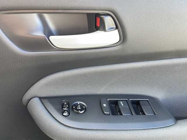 ホンダ フィット ベーシック 岩手県 2020(令2)年 2.3万km ルナシルバーM ホンダセンシング　寒冷地仕様　ナビ　バックＣ　Ｂｌｕｅｔｏｏｔｈ再生　ＥＴＣ　アダプティブクルーズコントロール　ワイパーデアイサー　コーナーセンサー　スマートキー　スペアキー　ヒーター付電格ミラー