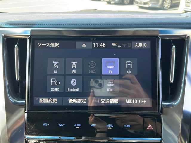 トヨタ ヴェルファイア Z Gエディション 岐阜県 2019(令1)年 3.4万km ホワイトパールクリスタルシャイン 登録時走行距離33966km/後席モニター/純正１０インチナビ/フルセグＴＶ/バックモニター/クルーズコントロール/ステアリングヒーター/レーンキープアシスト/両側パワースライドドア/ハーフレザーシート/シートヒーター/禁煙車/電動リアゲート/前後コーナーセンサー/プッシュスタート/スマートキー/スペアキー/LEDヘッドライト/フロントフォグランプ/オートライト/オートマチックハイビーム/ビルトインETC/純正アルミホイール