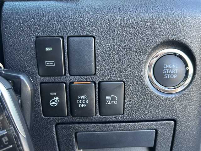 トヨタ ヴェルファイア Z Gエディション 岐阜県 2019(令1)年 3.4万km ホワイトパールクリスタルシャイン 登録時走行距離33966km/後席モニター/純正１０インチナビ/フルセグＴＶ/バックモニター/クルーズコントロール/ステアリングヒーター/レーンキープアシスト/両側パワースライドドア/ハーフレザーシート/シートヒーター/禁煙車/電動リアゲート/前後コーナーセンサー/プッシュスタート/スマートキー/スペアキー/LEDヘッドライト/フロントフォグランプ/オートライト/オートマチックハイビーム/ビルトインETC/純正アルミホイール