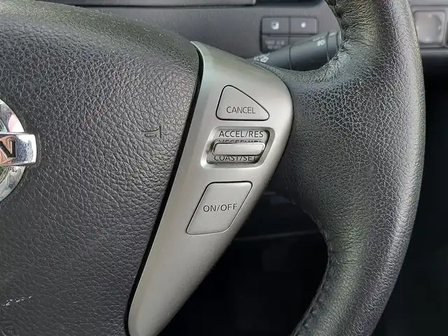 日産 セレナ ハイウェイスター Vセレクション 東京都 2012(平24)年 8.6万km ブリリアントホワイトパール 純正SDナビ（hs511d-w）/バックカメラ/ALPINEフリップダウンモニター/クルーズコントロール/両側パワースライドドア/HIDヘッドライト/オートエアコン/ビルトインETC/アイドリングストップ/横滑り防止装置/リアオートエアコン/プッシュスタート