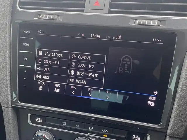 フォルクスワーゲン ゴルフ TSI コンフォートL マイスター 熊本県 2020(令2)年 2.7万km ピュアホワイト 純正ナビ/・BT/USB/SD/DVD/CD/バックカメラ/ACC（アダプティブ・クルーズ・コントロール）/レーンキープアシスト/レーンチェンジアシスト/パークディスタンスコントロール/自動駐車支援システム/ブラインドスポットディテクション/衝突被害吸収ボディ/革巻きステアリング/・パドルシフト/・ステアリングリモコン/LEDライト/・オートライト/電動格納ミラー/・ウィンカーミラー/電動パーキングブレーキ/・オートホールド/前後ドライブレコーダー/ビルトインETC/USB入力端子/純正フロアマット/純正AW/プッシュスタート/・スマートキー/・スペアキー