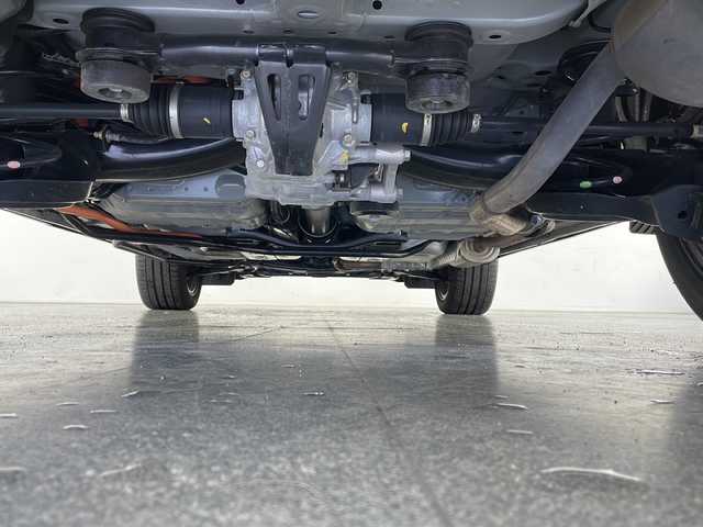 ホンダ ヴェゼル ハイブリッド e:HEV Z 長野県 2024(令6)年 2万km プレミアムサンライトホワイトパール 4WD/寒冷地仕様/ホワイトレザー/純正ナビ/（フルセグ/Bluetooth/AppleCarPlay/AndroidAuto)/バックカメラ/ビルトインETC2.0/衝突軽減ブレーキ/レーンキープアシスト/レーダークルーズコントロール/ブラインドスポットモニター/前後コーナーセンサー/ブラインドスポットモニター/電動リアゲート/踏み間違い防止/前席シートヒーター/ステアリングヒーター/置くだけ充電/電動パーキング/ステアリングスイッチ/スマートキー/スペアキー