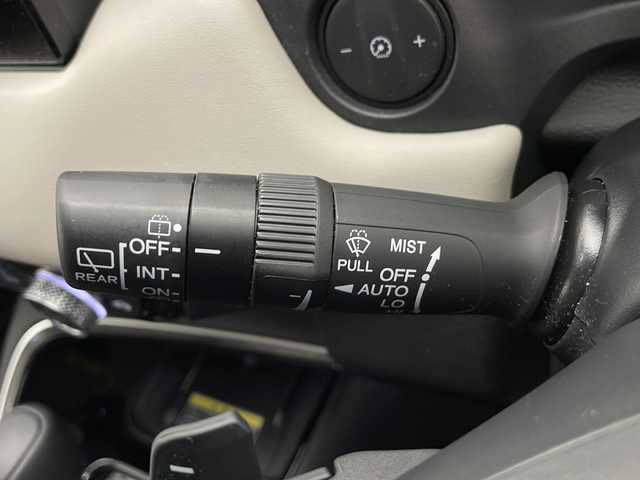 ホンダ ヴェゼル ハイブリッド e:HEV Z 長野県 2024(令6)年 2万km プレミアムサンライトホワイトパール 4WD/寒冷地仕様/ホワイトレザー/純正ナビ/（フルセグ/Bluetooth/AppleCarPlay/AndroidAuto)/バックカメラ/ビルトインETC2.0/衝突軽減ブレーキ/レーンキープアシスト/レーダークルーズコントロール/ブラインドスポットモニター/前後コーナーセンサー/ブラインドスポットモニター/電動リアゲート/踏み間違い防止/前席シートヒーター/ステアリングヒーター/置くだけ充電/電動パーキング/ステアリングスイッチ/スマートキー/スペアキー