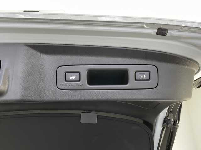 ホンダ ヴェゼル ハイブリッド e:HEV Z 長野県 2024(令6)年 2万km プレミアムサンライトホワイトパール 4WD/寒冷地仕様/ホワイトレザー/純正ナビ/（フルセグ/Bluetooth/AppleCarPlay/AndroidAuto)/バックカメラ/ビルトインETC2.0/衝突軽減ブレーキ/レーンキープアシスト/レーダークルーズコントロール/ブラインドスポットモニター/前後コーナーセンサー/ブラインドスポットモニター/電動リアゲート/踏み間違い防止/前席シートヒーター/ステアリングヒーター/置くだけ充電/電動パーキング/ステアリングスイッチ/スマートキー/スペアキー