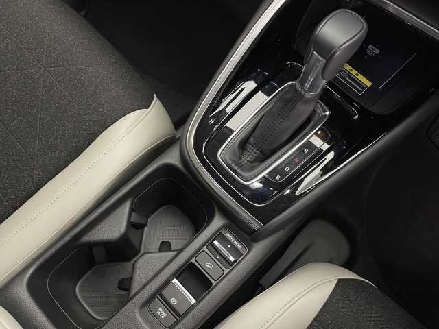 ホンダ ヴェゼル ハイブリッド e:HEV Z 長野県 2024(令6)年 2万km プレミアムサンライトホワイトパール 4WD/寒冷地仕様/ホワイトレザー/純正ナビ/（フルセグ/Bluetooth/AppleCarPlay/AndroidAuto)/バックカメラ/ビルトインETC2.0/衝突軽減ブレーキ/レーンキープアシスト/レーダークルーズコントロール/ブラインドスポットモニター/前後コーナーセンサー/ブラインドスポットモニター/電動リアゲート/踏み間違い防止/前席シートヒーター/ステアリングヒーター/置くだけ充電/電動パーキング/ステアリングスイッチ/スマートキー/スペアキー