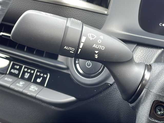 トヨタ クラウン Z 山口県 2024(令6)年 0.8万km プレシャスホワイトパール ワンオーナー/ディスプレイオーディオ（コネクティッドナビ対応）Plus/・AM/FM/USB/Bluetooth/Miracast/フルセグテレビ/ETC2.0/アラウンドビューモニター/トヨタチームメイト/ブラインドスポットモニター/デジタルインナーミラー/純正フロアマット/19インチ純正アルミホイール/レザーシート/前席・後席シートヒーター/前席・後席シートベンチレーション/後席リフレッシュシート/サンシェード/電動リアゲート/電動パーキングブレーキ/オートブレーキホールド/LEDヘッドランプ/オートライト/Toyota Safety Sense/・プリクラッシュセーフティ/・緊急時操舵支援/・レーントレーシングアシスト/・レーダークルーズコントロール/・アダプティブハイビームシステム/取扱説明書/保証書