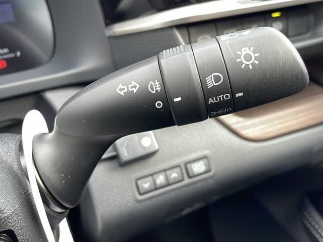 トヨタ クラウン Z 山口県 2024(令6)年 0.8万km プレシャスホワイトパール ワンオーナー/ディスプレイオーディオ（コネクティッドナビ対応）Plus/・AM/FM/USB/Bluetooth/Miracast/フルセグテレビ/ETC2.0/アラウンドビューモニター/トヨタチームメイト/ブラインドスポットモニター/デジタルインナーミラー/純正フロアマット/19インチ純正アルミホイール/レザーシート/前席・後席シートヒーター/前席・後席シートベンチレーション/後席リフレッシュシート/サンシェード/電動リアゲート/電動パーキングブレーキ/オートブレーキホールド/LEDヘッドランプ/オートライト/Toyota Safety Sense/・プリクラッシュセーフティ/・緊急時操舵支援/・レーントレーシングアシスト/・レーダークルーズコントロール/・アダプティブハイビームシステム/取扱説明書/保証書