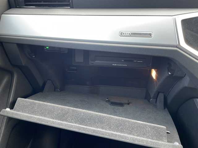 アウディ Ｑ３ スポーツバック 35TFSI 東京都 2020(令2)年 4万km 白 純正メモリナビ/フルセグテレビ/Bluetooth/バックカメラ/全方位カメラ/ウィンカーミラー/クルーズコントロール/プッシュスタート/パワーバックドア/ビルトインETC2.0/LEDヘッドライト/D/Nパワーシート/前後コーナーセンサー/オートホールドブレーキ/置くだけ充電/前後ドライブレコーダー/パドルシフト/USBポート/ルーフキャリア