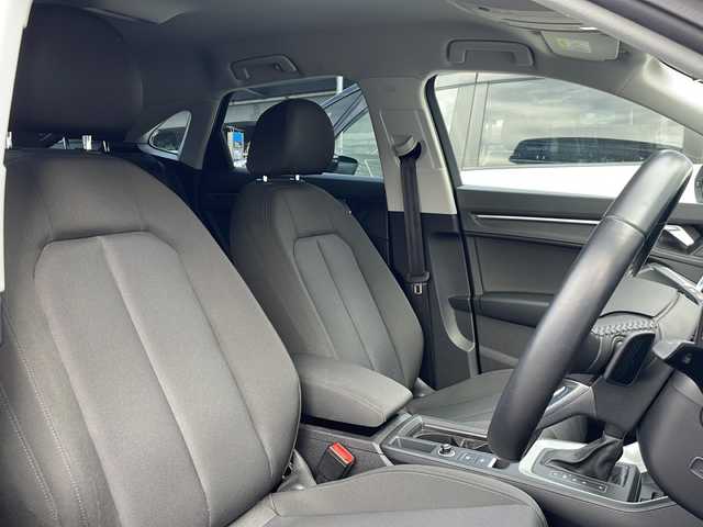 アウディ Ｑ３ スポーツバック 35TFSI 東京都 2020(令2)年 4万km 白 純正メモリナビ/フルセグテレビ/Bluetooth/バックカメラ/全方位カメラ/ウィンカーミラー/クルーズコントロール/プッシュスタート/パワーバックドア/ビルトインETC2.0/LEDヘッドライト/D/Nパワーシート/前後コーナーセンサー/オートホールドブレーキ/置くだけ充電/前後ドライブレコーダー/パドルシフト/USBポート/ルーフキャリア