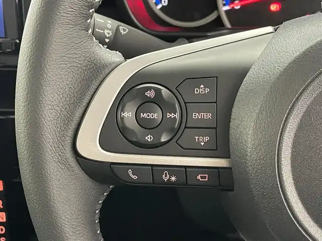 トヨタ ルーミー カスタムG 愛知県 2023(令5)年 2.5万km プラムブラウンパールクリスタルシャイン 純正９型ナビ　全方位カメラ　両側パワスラ　禁煙　フルセグ　DVD　スマアシ　追従クルコン　ドラレコ　ETC　コーナーセンサー　LEDオートライト　フォグ　オートハイビーム　USB　衝突軽減　純正マット　Bluetooth　アイドリングストップ　スマートキー　プッシュスタート