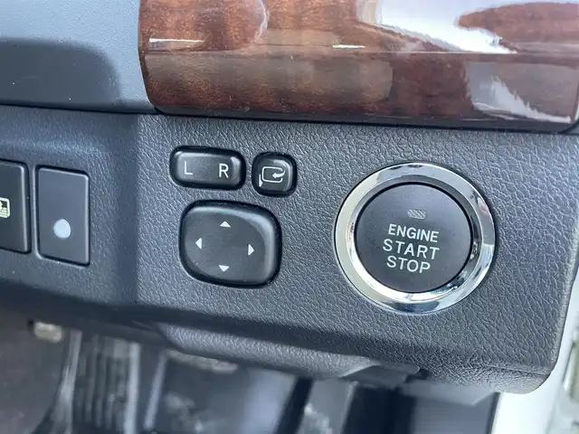 トヨタ マークＸ PREMIUM Four 新潟県 2013(平25)年 10.2万km ホワイトパールクリスタルシャイン 4WD/純正HDDナビ（Bluetooth/DTV/FM/AM）/ワンオーナー/バックカメラ/ハーフレザー/D/N席パワーシート/前後コーナーセンサー/D/N席シートヒーター/LEDヘッドライト/オートライト/ビルトインETC/純正16インチアルミホイール/スペアキー×1/スマートキー/プッシュスタート