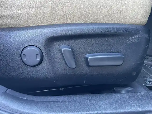 トヨタ マークＸ PREMIUM Four 新潟県 2013(平25)年 10.2万km ホワイトパールクリスタルシャイン 4WD/純正HDDナビ（Bluetooth/DTV/FM/AM）/ワンオーナー/バックカメラ/ハーフレザー/D/N席パワーシート/前後コーナーセンサー/D/N席シートヒーター/LEDヘッドライト/オートライト/ビルトインETC/純正16インチアルミホイール/スペアキー×1/スマートキー/プッシュスタート