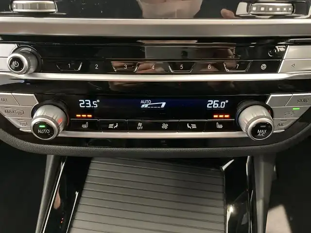 ＢＭＷ Ｘ３ xDrive20d Mスポーツ 熊本県 2021(令3)年 4.6万km アルピンホワイトⅢ ・スマートキー/・プッシュスタート/・インテリジェントセーフティ/・パーキングアシスト/・PDC自動起動/・アクティブPDC緊急ブレーキ/・注意喚起アシスタント/・ハイビームアシスト/・クルーズコントロール(追従式)/・茶革シート/・前席パワーシート/・全席シートヒーター/・純正HDDナビ/　【Bluetooth・USB・AppleCarPlay・AndroidAuto】/・フルセグTV/・全方位カメラ/・ETC/・ドライブレコーダー(前後録画)/・パワーバックドア/・LEDヘッドランプ/・LEDフォグランプ/・純正マット/・保証書/取説