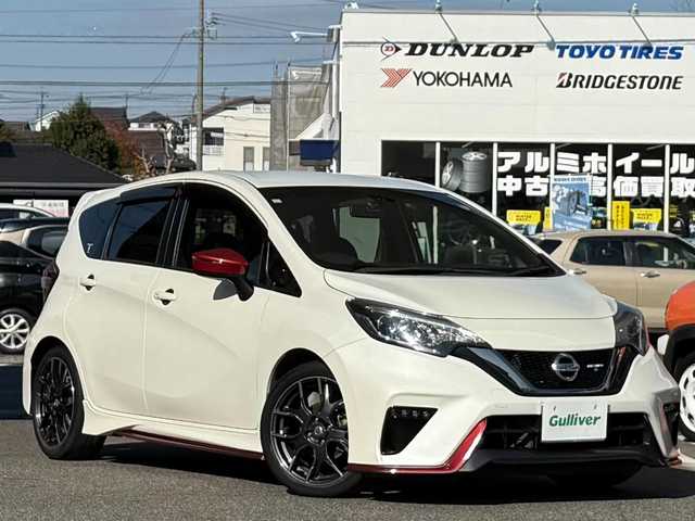 日産 ノート ニスモS 愛知県 2017(平29)年 8.5万km ブリリアントホワイトパール /ワンオーナー//純正SDメモリナビ//純正フルセグTV//SD/AM/FM/BT/CD/DVD/AUX//バックカメラ//ETC2.0//純正ドライブレコーダー//横滑り防止装置//リアウィンドウデフォッガー//ステアスイッチ//純正LEDオートライト//フロントフォグランプ//純正17インチアルミホイール//純正フロアマット//純正ドアバイザー//電格ミラー//ISOFIX//イモビライザー//ダブルエアバック//スマートキー//スペアキー1本//取扱説明書//ナビ説明書//保証書//ディーラー記録簿(H29/H30/R1/R2/R3/R4/R5/R6)