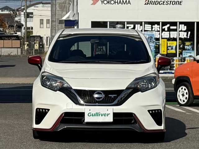 日産 ノート ニスモS 愛知県 2017(平29)年 8.5万km ブリリアントホワイトパール /ワンオーナー//純正SDメモリナビ//純正フルセグTV//SD/AM/FM/BT/CD/DVD/AUX//バックカメラ//ETC2.0//純正ドライブレコーダー//横滑り防止装置//リアウィンドウデフォッガー//ステアスイッチ//純正LEDオートライト//フロントフォグランプ//純正17インチアルミホイール//純正フロアマット//純正ドアバイザー//電格ミラー//ISOFIX//イモビライザー//ダブルエアバック//スマートキー//スペアキー1本//取扱説明書//ナビ説明書//保証書//ディーラー記録簿(H29/H30/R1/R2/R3/R4/R5/R6)