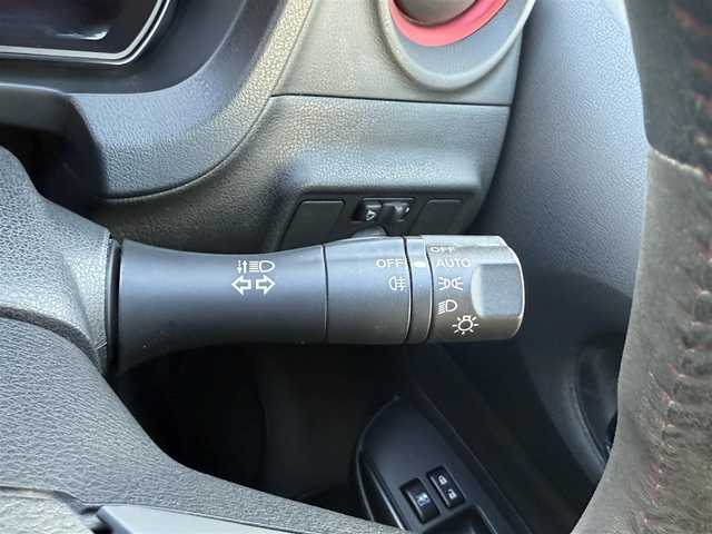 日産 ノート ニスモS 愛知県 2017(平29)年 8.5万km ブリリアントホワイトパール /ワンオーナー//純正SDメモリナビ//純正フルセグTV//SD/AM/FM/BT/CD/DVD/AUX//バックカメラ//ETC2.0//純正ドライブレコーダー//横滑り防止装置//リアウィンドウデフォッガー//ステアスイッチ//純正LEDオートライト//フロントフォグランプ//純正17インチアルミホイール//純正フロアマット//純正ドアバイザー//電格ミラー//ISOFIX//イモビライザー//ダブルエアバック//スマートキー//スペアキー1本//取扱説明書//ナビ説明書//保証書//ディーラー記録簿(H29/H30/R1/R2/R3/R4/R5/R6)