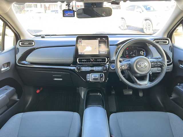 トヨタ アクア G 千葉県 2022(令4)年 5.6万km アーバンカーキ ワンオーナー/トヨタセーフティセンス/・衝突軽減ブレーキ/・レーンキープアシスト/・前後コーナーセンサー/・レーダークルーズコントロール/純正メモリーナビゲーション/【Bluetooth・フルセグTV・Miracast】/全方位カメラ/USB入力端子/エンジンプッシュスタート/・スマートキー/・スペアキー/LEDヘッドライト/・オートライト/・オートハイビーム/前後ドライブレコーダー/ETC2.0/後席AC電源コンセント/ステアリングリモコン/横滑り防止装置/純正フロアマット/保証書/取扱説明書/記録薄