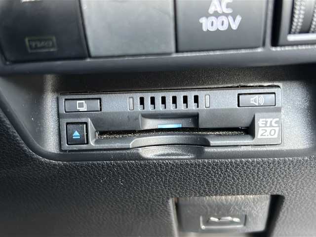 トヨタ アクア G 千葉県 2022(令4)年 5.6万km アーバンカーキ ワンオーナー/トヨタセーフティセンス/・衝突軽減ブレーキ/・レーンキープアシスト/・前後コーナーセンサー/・レーダークルーズコントロール/純正メモリーナビゲーション/【Bluetooth・フルセグTV・Miracast】/全方位カメラ/USB入力端子/エンジンプッシュスタート/・スマートキー/・スペアキー/LEDヘッドライト/・オートライト/・オートハイビーム/前後ドライブレコーダー/ETC2.0/後席AC電源コンセント/ステアリングリモコン/横滑り防止装置/純正フロアマット/保証書/取扱説明書/記録薄