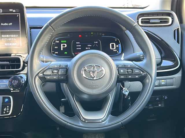 トヨタ アクア G 千葉県 2022(令4)年 5.6万km アーバンカーキ ワンオーナー/トヨタセーフティセンス/・衝突軽減ブレーキ/・レーンキープアシスト/・前後コーナーセンサー/・レーダークルーズコントロール/純正メモリーナビゲーション/【Bluetooth・フルセグTV・Miracast】/全方位カメラ/USB入力端子/エンジンプッシュスタート/・スマートキー/・スペアキー/LEDヘッドライト/・オートライト/・オートハイビーム/前後ドライブレコーダー/ETC2.0/後席AC電源コンセント/ステアリングリモコン/横滑り防止装置/純正フロアマット/保証書/取扱説明書/記録薄