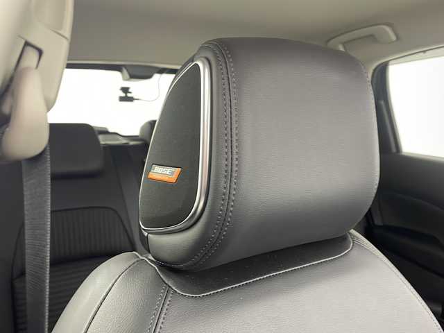 日産 オーラ G レザーエディション 熊本県 2024(令6)年 0.3万km ダークメタルグレー 純正9型ナビ/フルセグテレビ/Bluetooth/USB/HDMI/全方位カメラ/コーナーセンサー/BOSEサラウンドシステム/黒革シート/置くだけ充電/電子パーキング/オートホールド/エマージェンシーブレーキ/レーンキープアシスト/ブラインドスポットモニター/プロパイロット/インテリジェントルームミラー/ビルトインETC2.0/純正マット/ドアバイザー/スマートキー/スペアキー/プッシュスタート/LEDライト/オートライト/フォグライト/オートハイビームアシスト