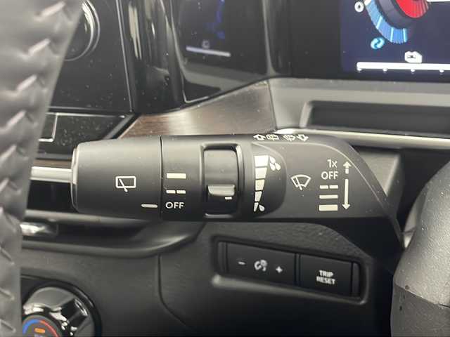 日産 オーラ G レザーエディション 熊本県 2024(令6)年 0.3万km ダークメタルグレー 純正9型ナビ/フルセグテレビ/Bluetooth/USB/HDMI/全方位カメラ/コーナーセンサー/BOSEサラウンドシステム/黒革シート/置くだけ充電/電子パーキング/オートホールド/エマージェンシーブレーキ/レーンキープアシスト/ブラインドスポットモニター/プロパイロット/インテリジェントルームミラー/ビルトインETC2.0/純正マット/ドアバイザー/スマートキー/スペアキー/プッシュスタート/LEDライト/オートライト/フォグライト/オートハイビームアシスト