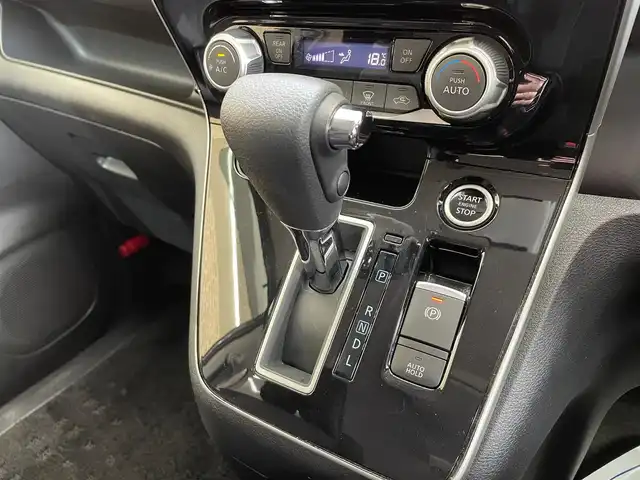 日産 セレナ ハイウェイスター V 岩手県 2020(令2)年 11.3万km ダークメタルグレー ４WD/プロパイロット/ハンズフリーパワースライドドア/シートヒーター/ステアリングヒーター/全方位カメラ/パーキングアシスト/後席モニター/レーンアシスト/コーナーセンサー/クルーズコントロール/エマージェンシーブレーキ/ドライブレコーダー/エンジンスターター/ETC/オートハイビーム/純正ナビ（Bluetooth CD DVD Blu-ray　フルセグ）/オートホールドブレーキ/横滑り防止装置/LEDヘッドライト/社外１５インチアルミホイール/ステアリングスイッチ/アイドリングストップ/３列シート/シートバックテーブル