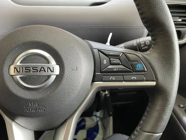 日産 セレナ ハイウェイスター V 岩手県 2020(令2)年 11.3万km ダークメタルグレー ４WD/プロパイロット/ハンズフリーパワースライドドア/シートヒーター/ステアリングヒーター/全方位カメラ/パーキングアシスト/後席モニター/レーンアシスト/コーナーセンサー/クルーズコントロール/エマージェンシーブレーキ/ドライブレコーダー/エンジンスターター/ETC/オートハイビーム/純正ナビ（Bluetooth CD DVD Blu-ray　フルセグ）/オートホールドブレーキ/横滑り防止装置/LEDヘッドライト/社外１５インチアルミホイール/ステアリングスイッチ/アイドリングストップ/３列シート/シートバックテーブル