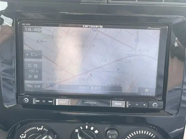 スズキ ジムニー ランドベンチャー 長野県 2018(平30)年 5万km ブルーイッシュブラックパール3 社外ナビ（FM/AM、CD、DVD）/バックカメラ/ワンセグテレビ/ETC/前方ドライブレコーダー/純正フロアマット/背面タイヤ/ダブルエアバック/革ステアリング/キセノンヘッドライト/スペアキー（１本）/純正16AW/保証書、取扱説明書