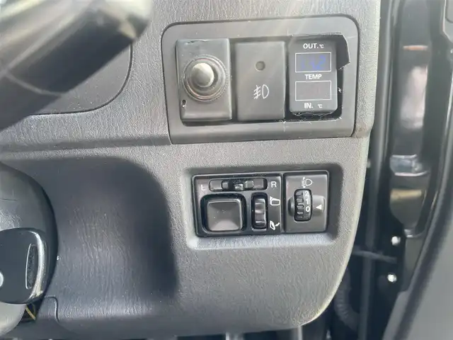 スズキ ジムニー ランドベンチャー 長野県 2018(平30)年 5万km ブルーイッシュブラックパール3 社外ナビ（FM/AM、CD、DVD）/バックカメラ/ワンセグテレビ/ETC/前方ドライブレコーダー/純正フロアマット/背面タイヤ/ダブルエアバック/革ステアリング/キセノンヘッドライト/スペアキー（１本）/純正16AW/保証書、取扱説明書