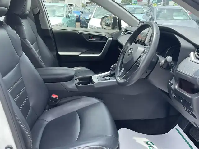 トヨタ ＲＡＶ４ G Zパッケージ 長崎県 2019(令1)年 6.6万km ホワイトパールクリスタルシャイン モデリスタフルエアロ/４ＷＤ/純正９型ナビ/（フルセグ・DVD・CD・SD・BT)/バックカメラ/AC100V/トヨタセーフティセンス/ＬＥＤヘッドライト/オートライト/合皮レザーシート/パワーシート/オートハイビーム/ステアリングスイッチ/シートメモリー/前席シートヒーター/レーンキープアシスト/クリアランスソナー/デジタルミラー/ETC2.0/純正フロアマット/スペアキー