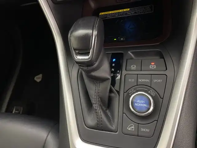トヨタ ＲＡＶ４ G Zパッケージ 鹿児島県 2019(令1)年 6.6万km ホワイトパールクリスタルシャイン モデリスタフルエアロ/４ＷＤ/純正９型ナビ/（フルセグ・DVD・CD・SD・BT)/バックカメラ/AC100V/トヨタセーフティセンス/ＬＥＤヘッドライト/オートライト/合皮レザーシート/パワーシート/オートハイビーム/ステアリングスイッチ/シートメモリー/前席シートヒーター/レーンキープアシスト/クリアランスソナー/デジタルミラー/ETC2.0/純正フロアマット/スペアキー