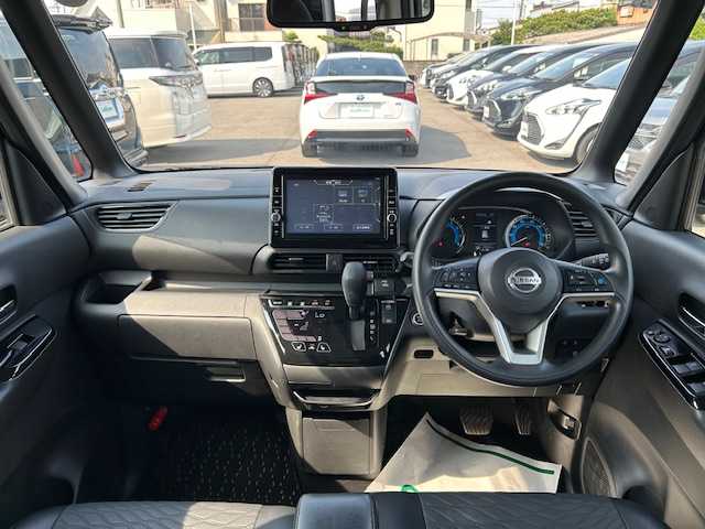 日産 ルークス HWS X アーバンクロム プロパイロットED 大阪府 2021(令3)年 2.1万km ホワイトパール ９インチナビ　/フルセグ　/Ｂｌｕｅｔｏｏｔｈ　/全方位カメラ　/両側パワースライドドア　/撥水レザーシート　/シートヒーター　/プロパイロット　/ドラレコ　/ＥＴＣ　/フロアーマット　/サイドバイザー　/ＥＴＣ