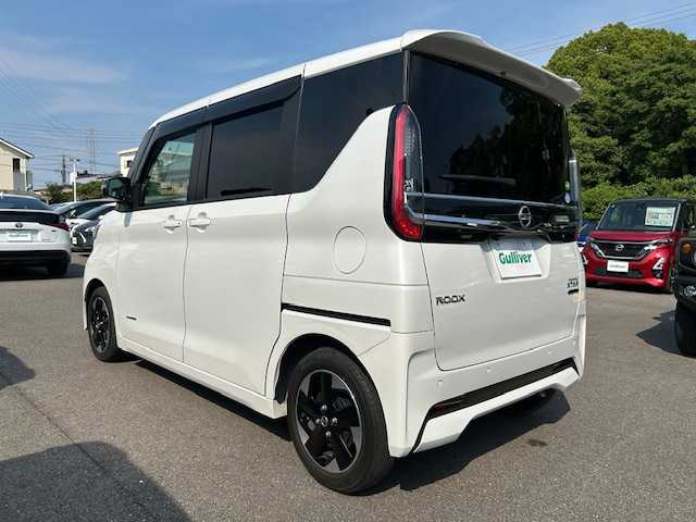 日産 ルークス HWS X アーバンクロム プロパイロットED 大阪府 2021(令3)年 2.1万km ホワイトパール ９インチナビ　/フルセグ　/Ｂｌｕｅｔｏｏｔｈ　/全方位カメラ　/両側パワースライドドア　/撥水レザーシート　/シートヒーター　/プロパイロット　/ドラレコ　/ＥＴＣ　/フロアーマット　/サイドバイザー　/ＥＴＣ