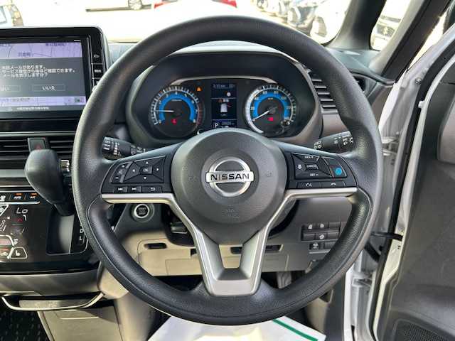 日産 ルークス HWS X アーバンクロム プロパイロットED 大阪府 2021(令3)年 2.1万km ホワイトパール ９インチナビ　/フルセグ　/Ｂｌｕｅｔｏｏｔｈ　/全方位カメラ　/両側パワースライドドア　/撥水レザーシート　/シートヒーター　/プロパイロット　/ドラレコ　/ＥＴＣ　/フロアーマット　/サイドバイザー　/ＥＴＣ