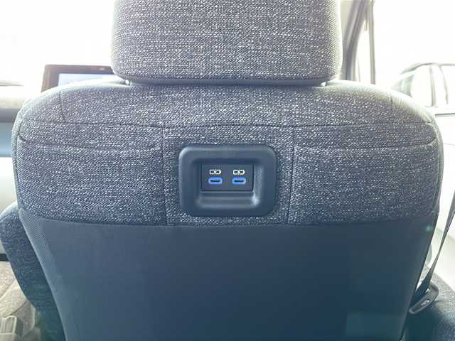 トヨタ シエンタ Z 神奈川県 2024(令6)年 1.2万km ベージュ 純正ナビ【AM/FM/USB/BT/Miracast】/両側パワースライドドア/全方位カメラ/クリアランスソナー/パーキングセンサー/レーダークルーズコントロール/ステアリングスイッチ/ブラインドスポットモニター/ビルトインETC2.0/タイプC　USB/純正ドアバイザー/純正フロアマット/２列目サンシェード/レーンキープアシスト/オートハイビーム/オートミラー/衝突軽減装置/保証書/取扱説明書/スペアキー×１