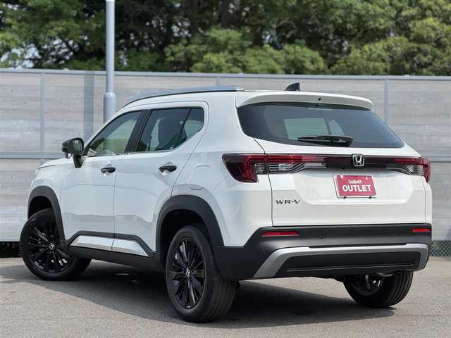 ホンダ ＷＲ－Ｖ Z+ ブラックスタイル 三重県 2025(令7)年 0.1万km未満 プラチナホワイトパール 登録未使用車/ホンダセンシング /・衝突軽減ブレーキ/・誤発進抑制機能/・後方誤発進抑制機能/・近距離衝突軽減ブレーキ/・歩行者事故低減ステアリング/・路外逸脱抑制機能/・アダプティブクルーズコントロール/・車線維持支援システム/・先行車発進お知らせ機能/・標識認識機能/・オートハイビーム/・パーキングセンサーシステム/ナビ装着用スペシャルパッケージ/・ステアリングスイッチ/　(オーディオ/ナビ/ハンズフリー/音声認識)/・リアワイドカメラ/・車載通信機/・Bluetoothユニット/パドルシフト/USBジャック(運転席)/充電用USBジャック(助手席)/純正17インチ5本マルチスポークフルブラック塗装アルミホイール/ブラックドアミラー/ブラックアウトサイドドアハンドル/シルバールーフレール/フルLEDヘッドランプ/・オートライト/LEDフロントフォグランプ/プッシュエンジンスタート/スマートキー×2