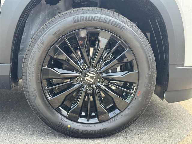 ホンダ ＷＲ－Ｖ Z+ ブラックスタイル 三重県 2025(令7)年 0.1万km未満 プラチナホワイトパール 登録未使用車/ホンダセンシング /・衝突軽減ブレーキ/・誤発進抑制機能/・後方誤発進抑制機能/・近距離衝突軽減ブレーキ/・歩行者事故低減ステアリング/・路外逸脱抑制機能/・アダプティブクルーズコントロール/・車線維持支援システム/・先行車発進お知らせ機能/・標識認識機能/・オートハイビーム/・パーキングセンサーシステム/ナビ装着用スペシャルパッケージ/・ステアリングスイッチ/　(オーディオ/ナビ/ハンズフリー/音声認識)/・リアワイドカメラ/・車載通信機/・Bluetoothユニット/パドルシフト/USBジャック(運転席)/充電用USBジャック(助手席)/純正17インチ5本マルチスポークフルブラック塗装アルミホイール/ブラックドアミラー/ブラックアウトサイドドアハンドル/シルバールーフレール/フルLEDヘッドランプ/・オートライト/LEDフロントフォグランプ/プッシュエンジンスタート/スマートキー×2